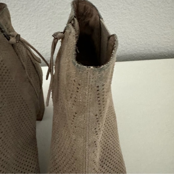 Toms Majorca Taupe Suede Perforated Peep Toe Booties Size 8.5 - Picture 5 of 12